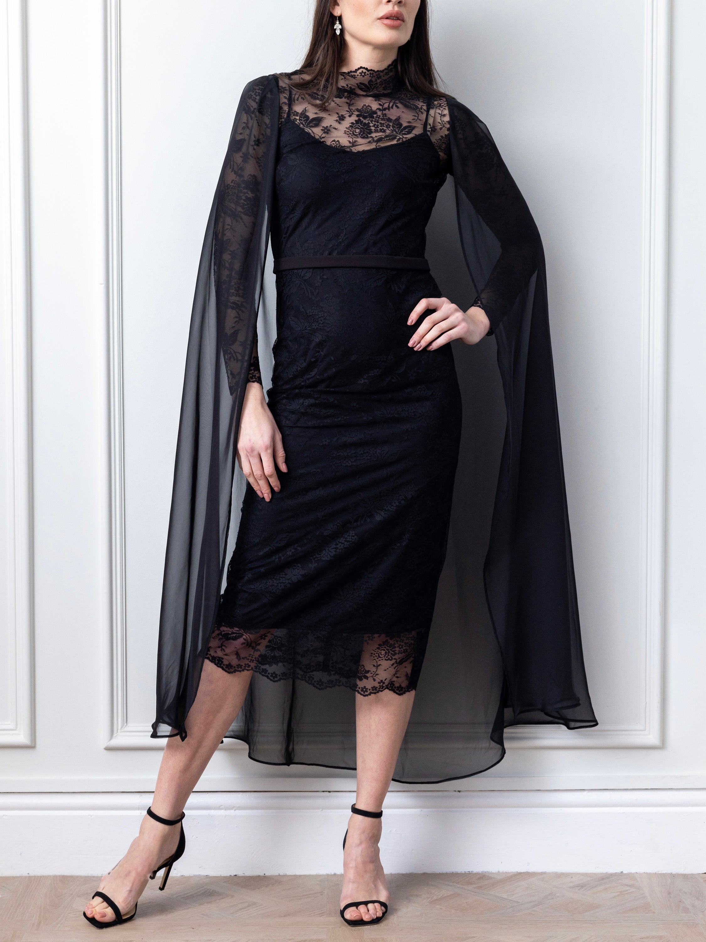 Black fitted lace dress best sale